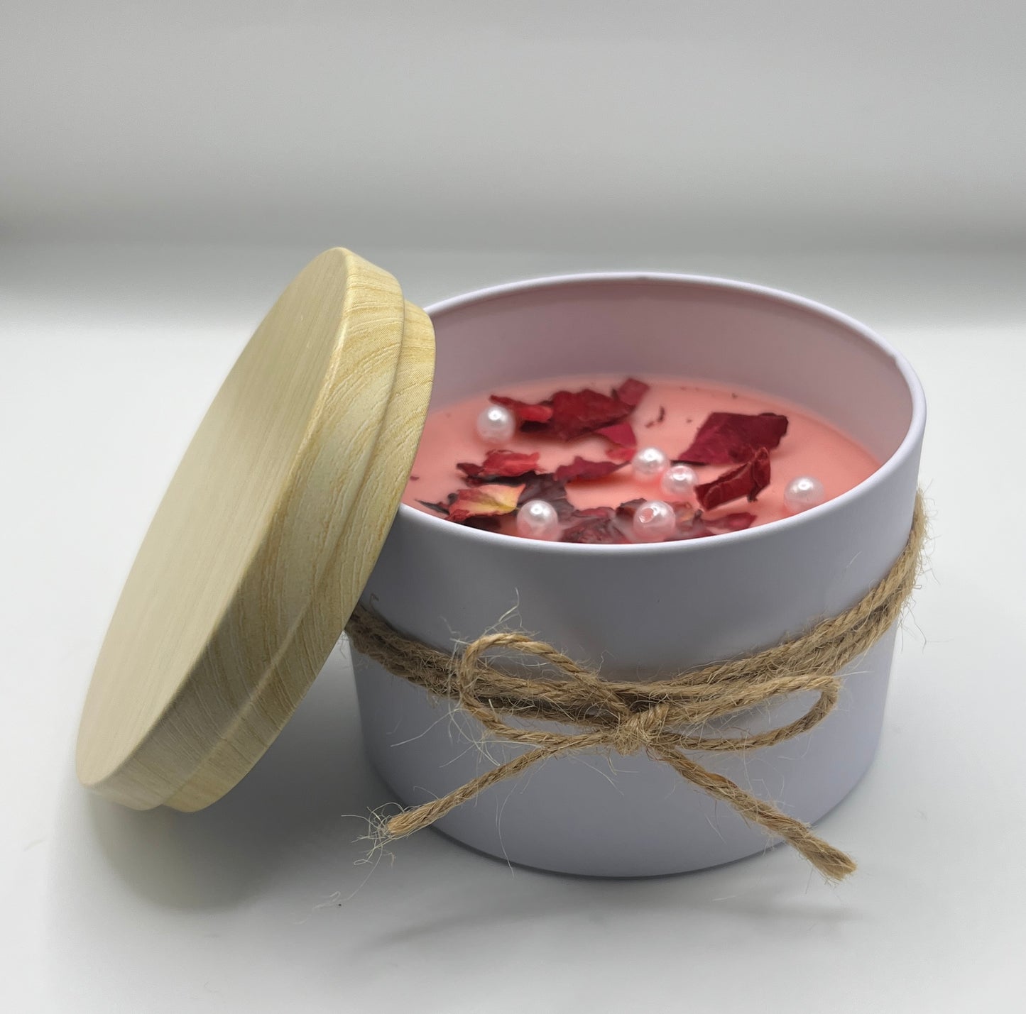 Grandma’s Rose Garden – Wickless Rose Scented Candle (8oz Tin)